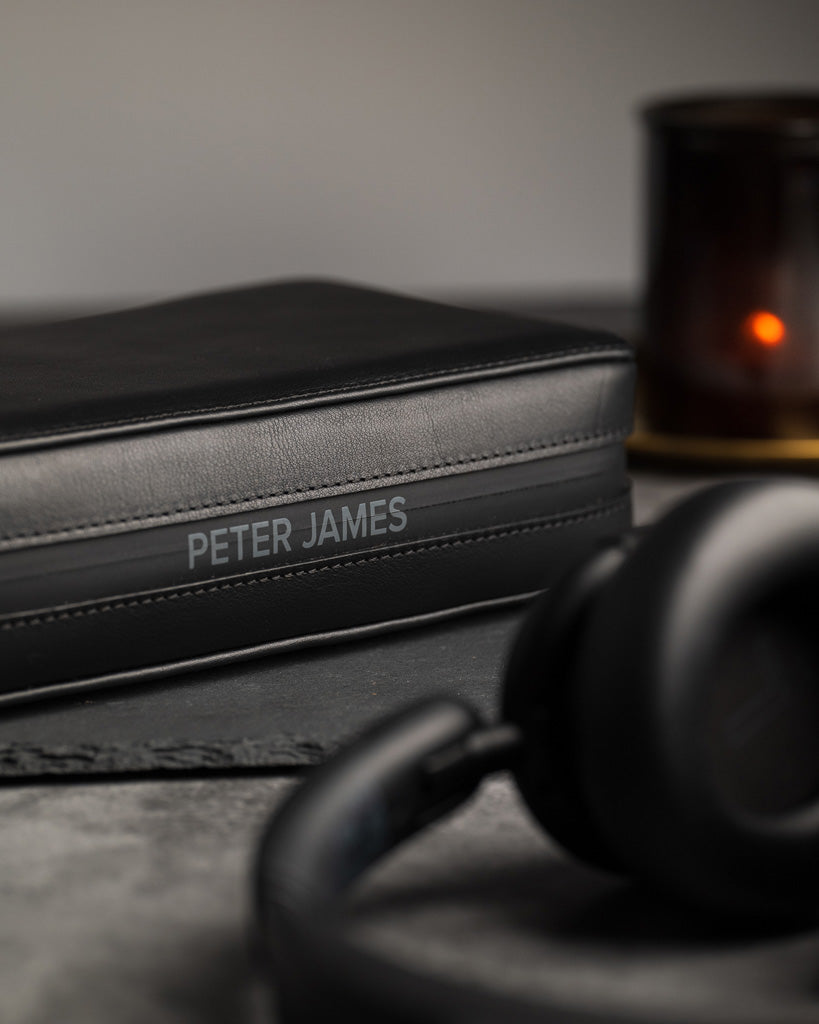 Alcantara Black Label Carry Humidor - Black & Red