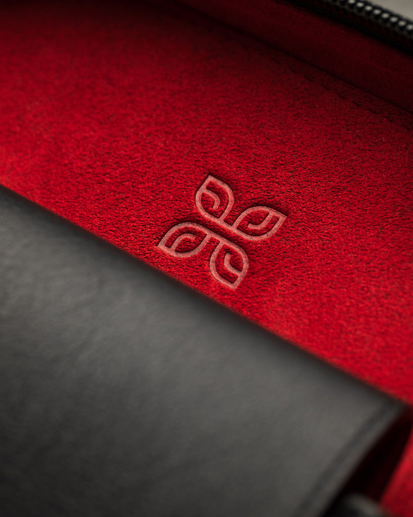 Alcantara Black Label Carry Humidor - Black & Red