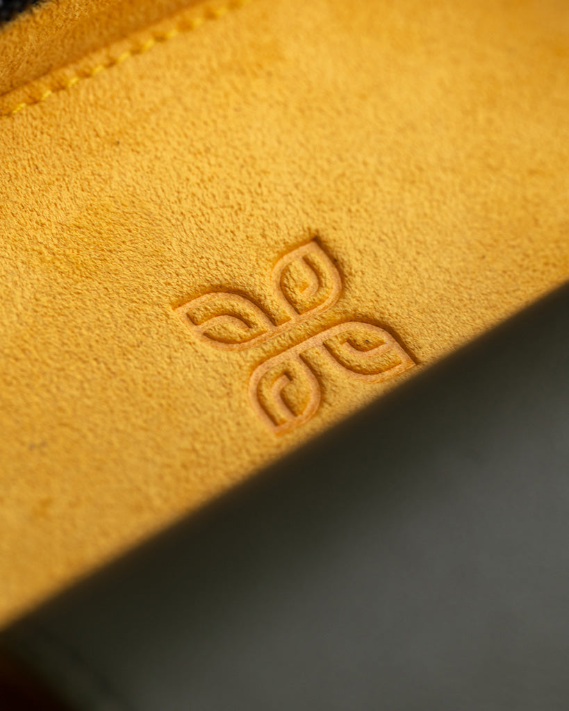 Alcantara Black Label Carry Humidor - Olive