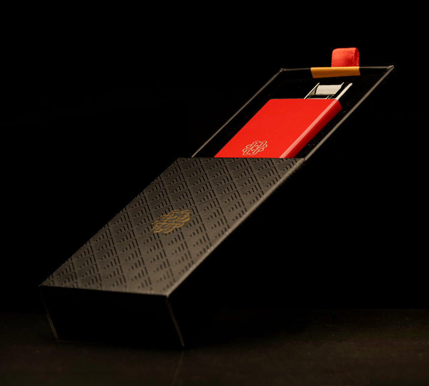 Black Iconic Ultra Slim Lighter